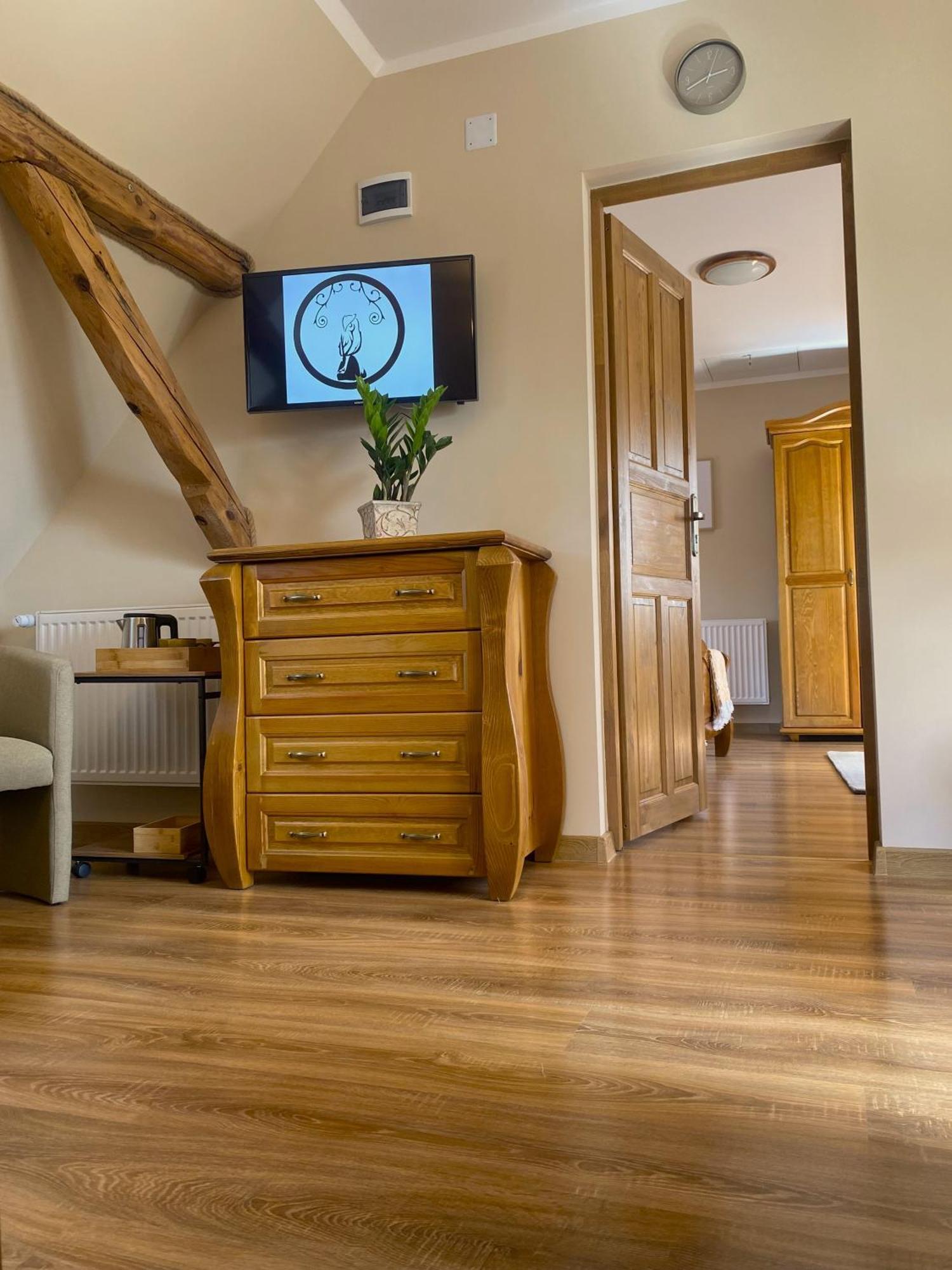 Kamien I Sowa Aparthotel Lipinki Luzyckie Ngoại thất bức ảnh